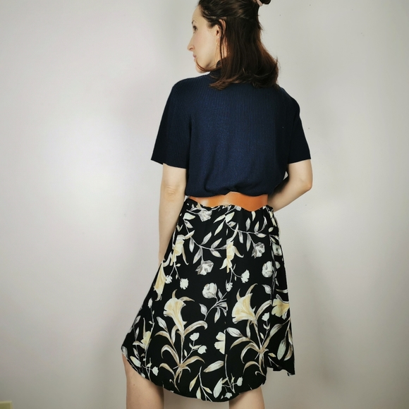 Large vintage Navy floral midi button-up skirt - Picture 4 of 8